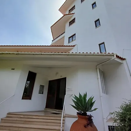 With Swiming Pool Cascais